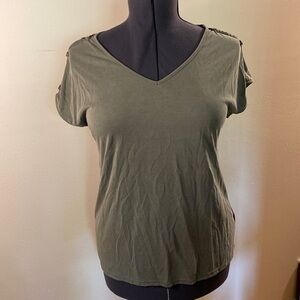 Green Envelope Los Angeles  Green Short Sleeve Top Shoulder Buttons (Size Small)